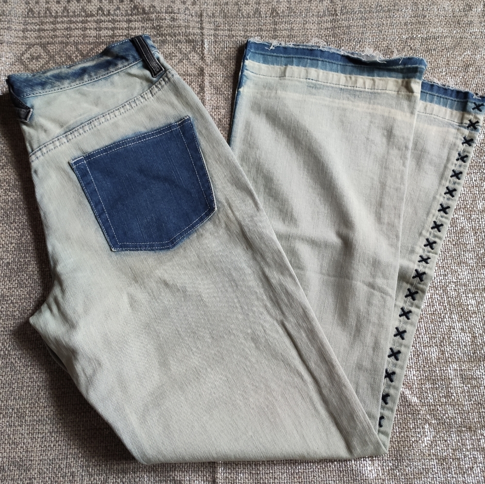 Artistix jeans whipstitch detail on sides